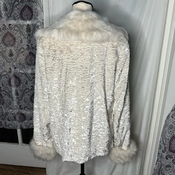 NWOT Dennis Basso Soft Faux Fur & Velvet Ivory Coat | Medium - Picture 3 of 14